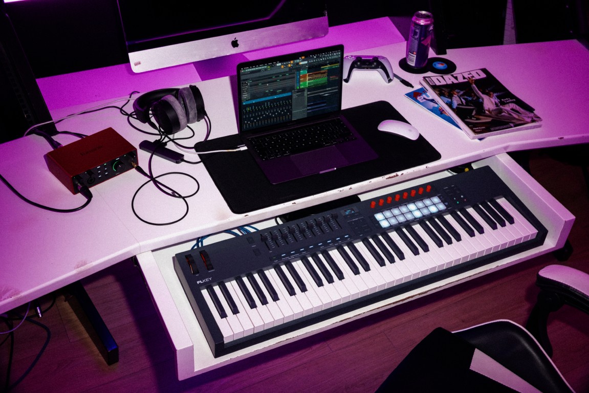 Novation Flkey 2 61 - Clavier MaÎtre - Variation 8