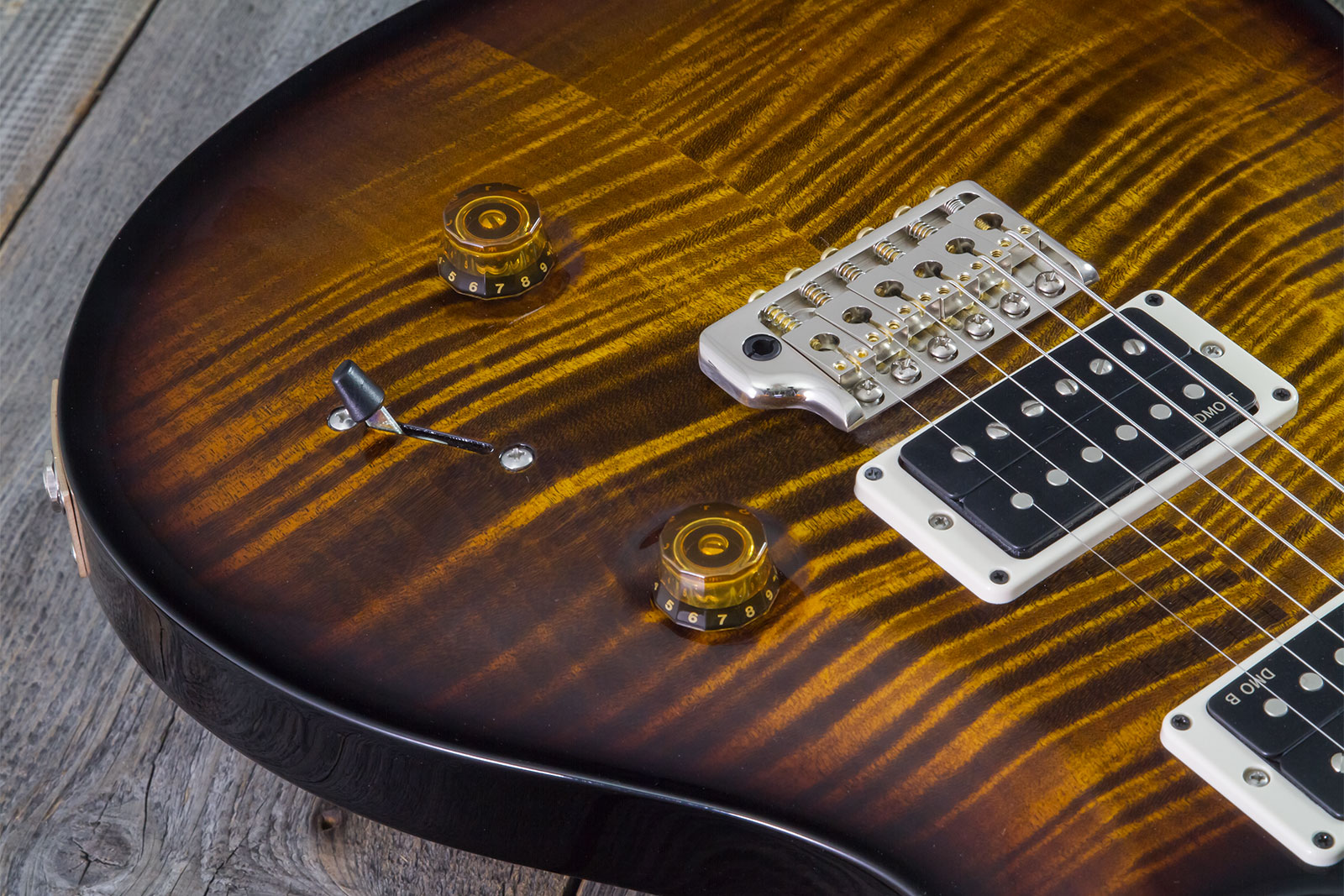 Prs Custom 24 Hand-signed Usa 2h Trem Rw #0400035 - Black Gold Wraparound Burst - Guitare Électrique Double Cut - Variation 3