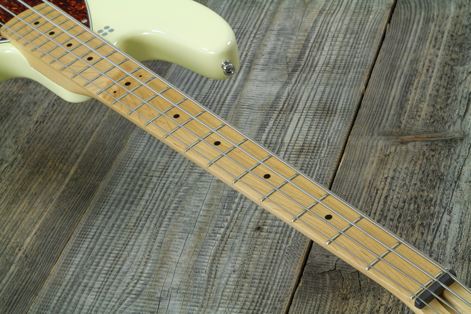 Sandberg California Tt Short Scale Active Mn - Highgloss Creme - Basse Électrique Solid Body - Variation 5