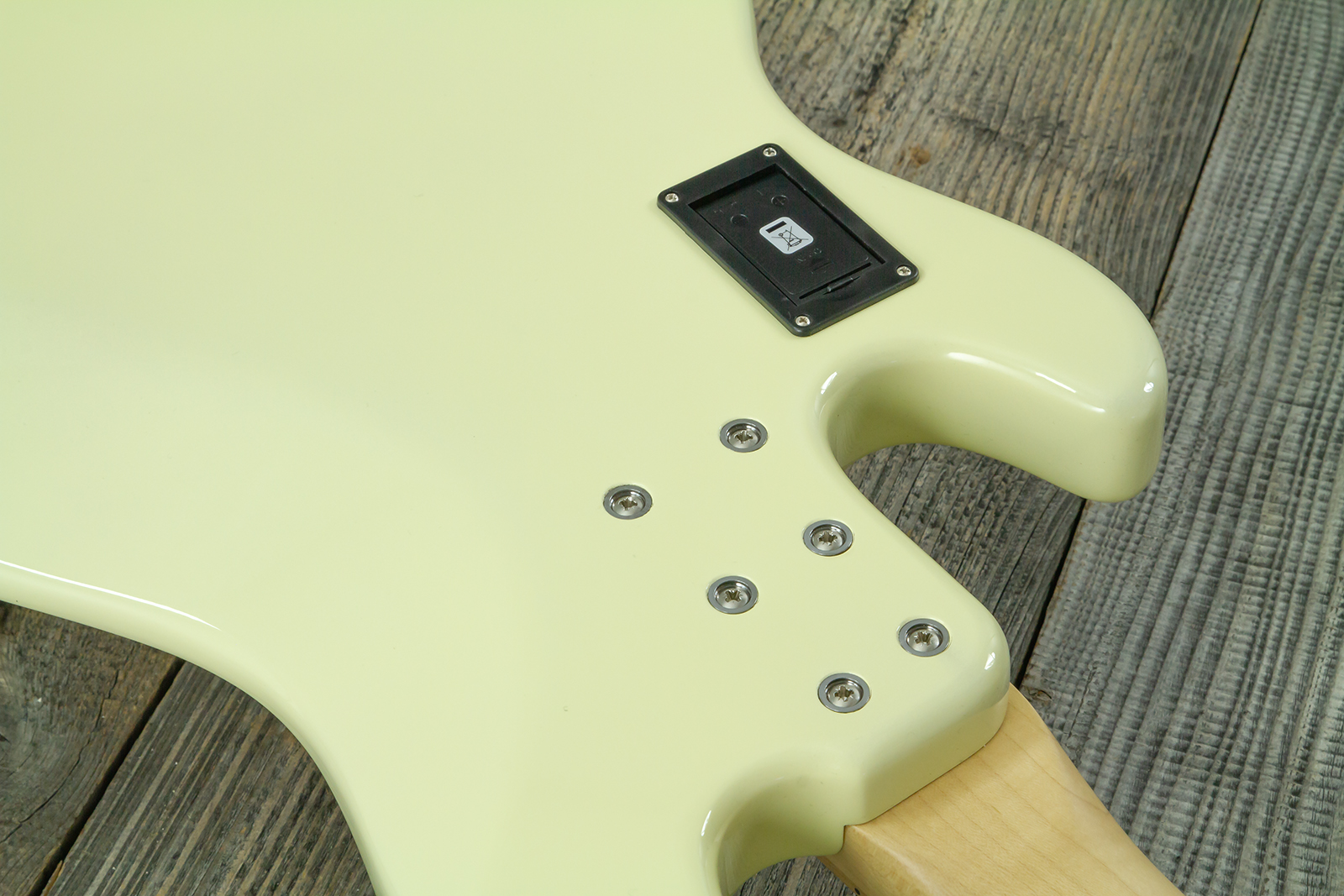 Sandberg California Tt Short Scale Active Mn - Highgloss Creme - Basse Électrique Solid Body - Variation 8