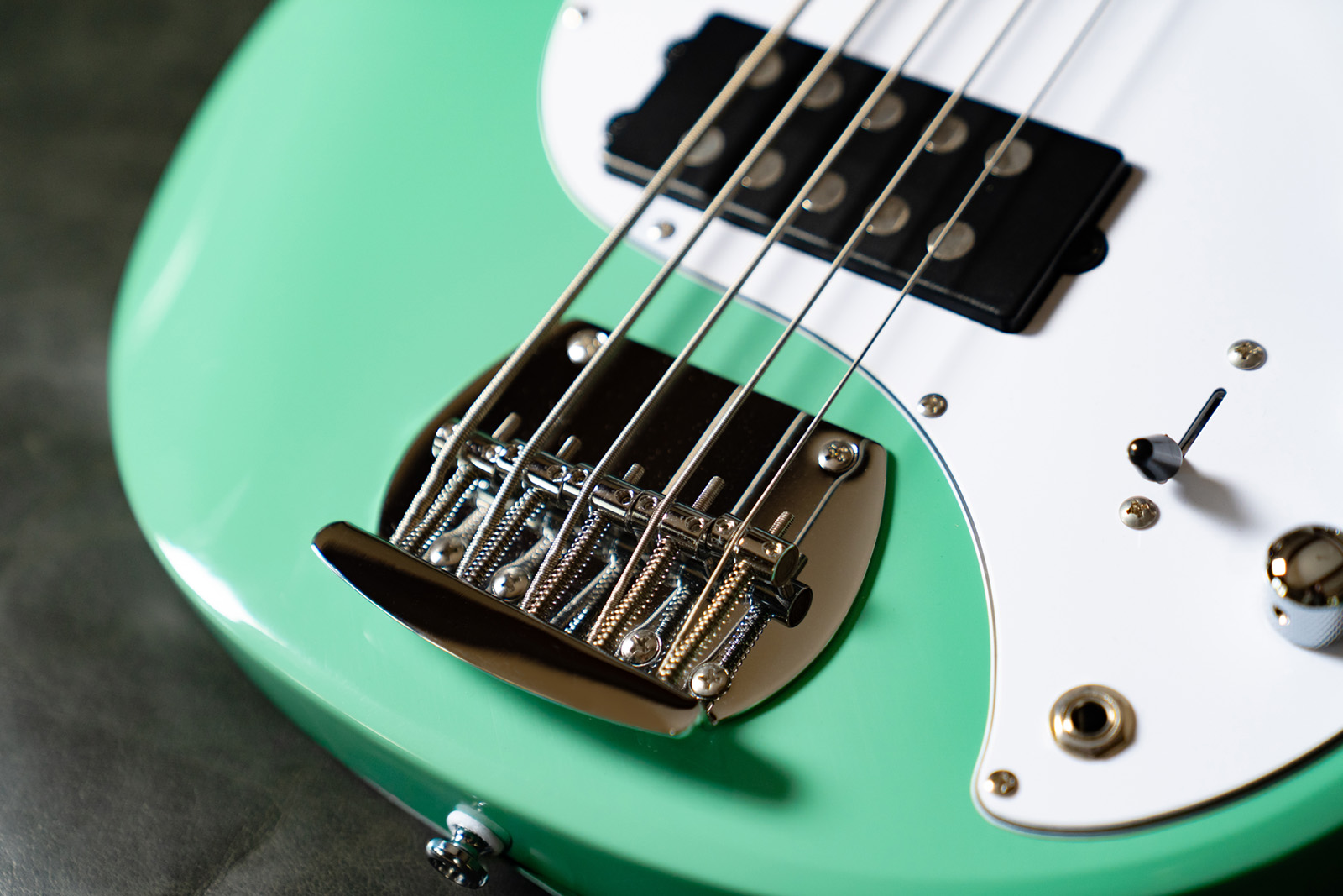 Sterling By Musicman Stingray4  5-cordes 1h Jat - Seafoam Green - Basse Électrique Solid Body - Variation 5