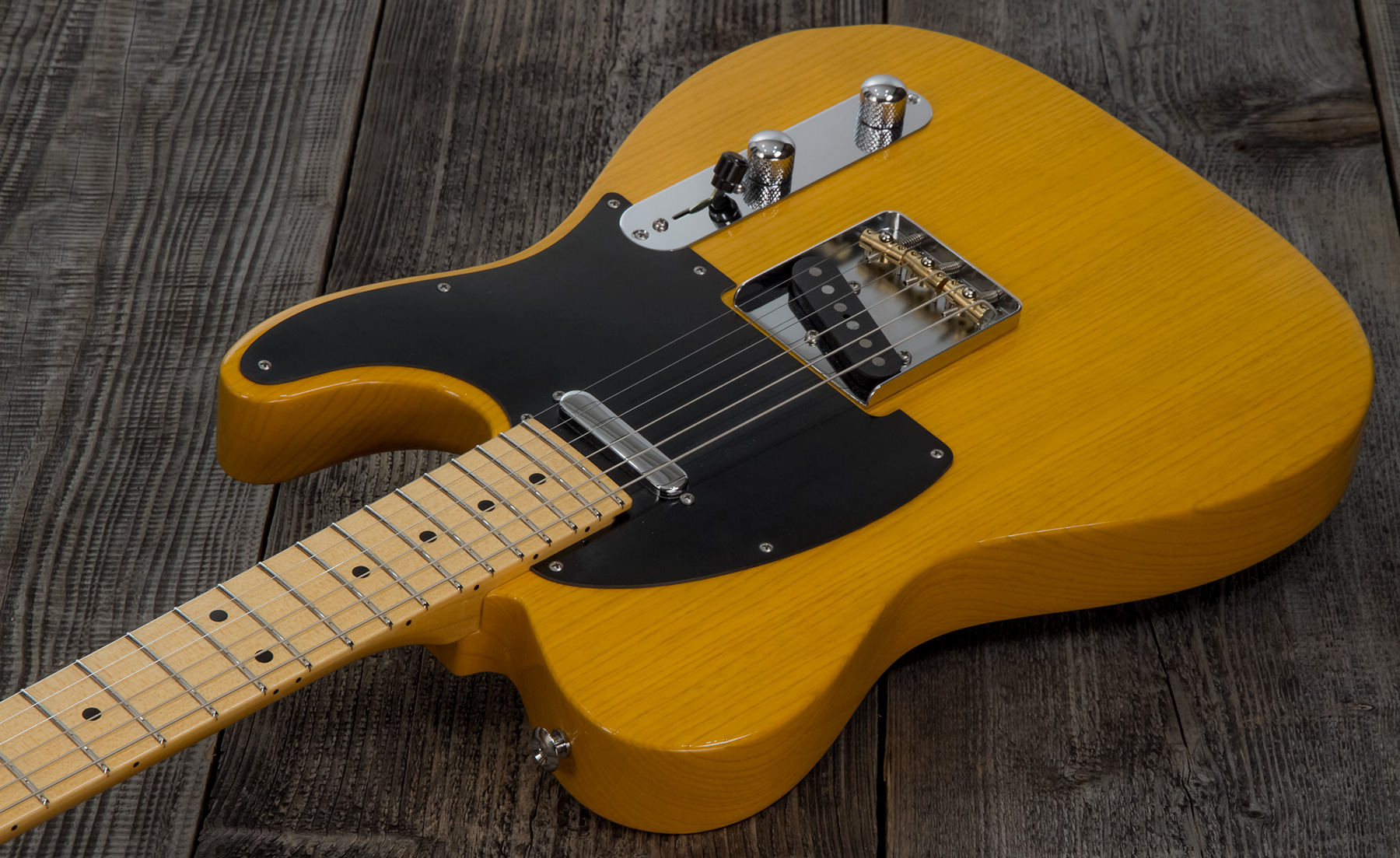Suhr Classic T Antique 01-cta-0026 2s  Ht Mn #70402 - Light Aging Trans Butterscotch - Guitare Électrique Forme Tel - Variation 2