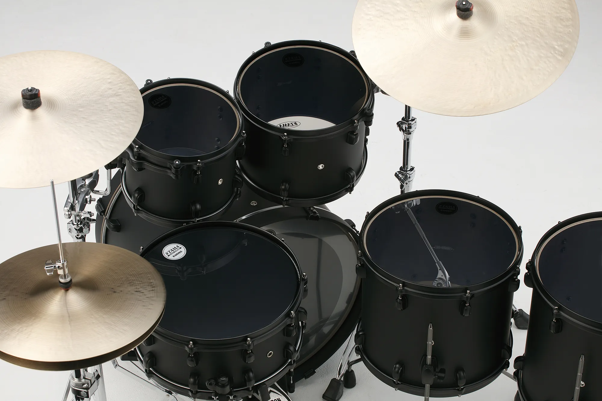 Tama Starclassic Performer Limited Ed. Blacked Out Black - 5 FÛts - Fat Black - Batterie Acoustique Rock - Variation 4