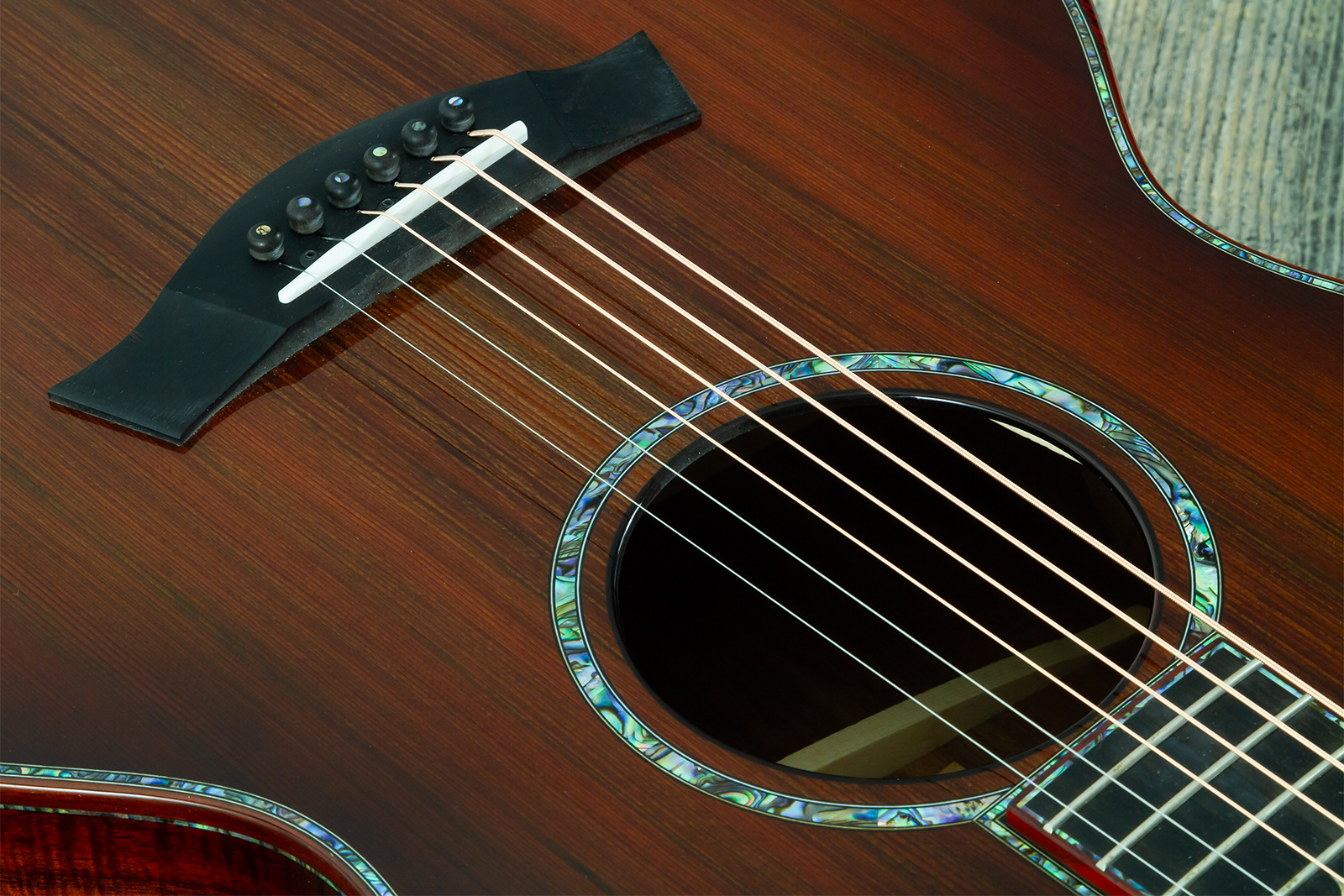 Taylor Custom Shop Grand Auditorium Cw Redwood / Koa Eb Es2 #1211143039 #1210103110 - Shaded Edgeburst - Guitare Folk - Variation 4