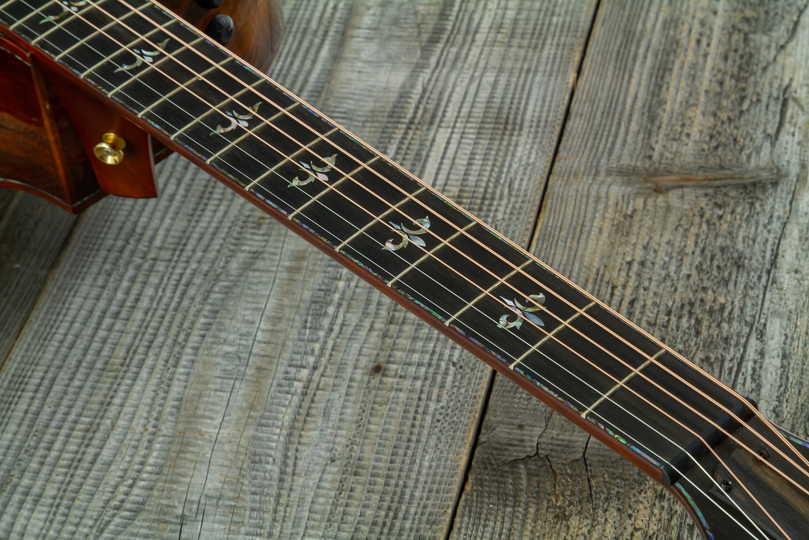 Taylor Custom Shop Grand Auditorium Cw Redwood / Koa Eb Es2 #1211143039 #1210103110 - Shaded Edgeburst - Guitare Folk - Variation 7