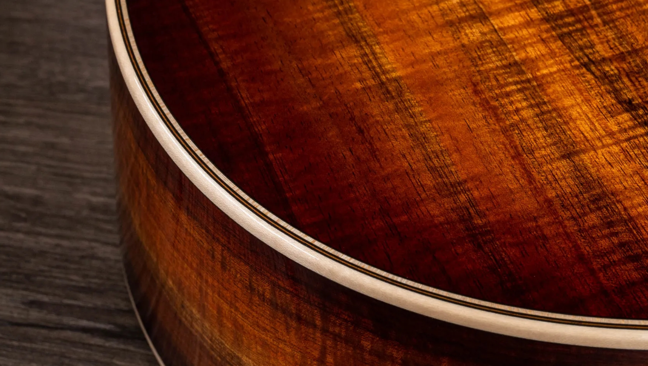 Taylor K22ce 12-fret Grand Concert Cw Shsc Tout Koa Eb Es2 - Dark Edgeburst - Guitare Folk - Variation 2