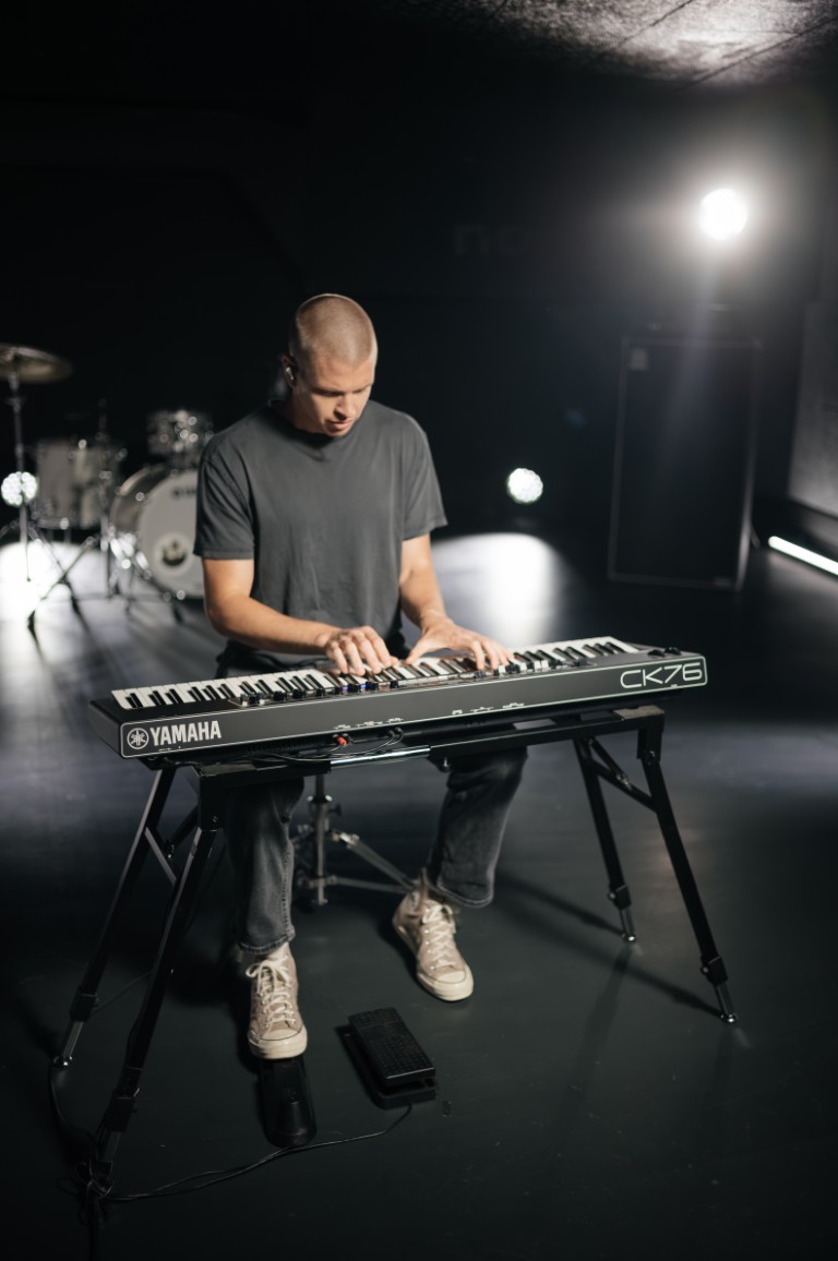 Yamaha Ck 76 - Clavier De ScÈne - Variation 9